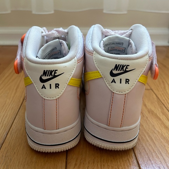 Womens Nike Dunk Hightop Sneakers - Picture 4 of 4